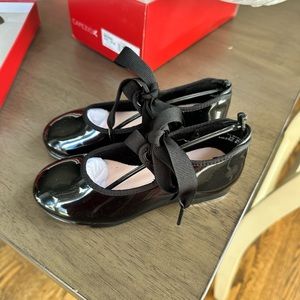 BRAND NEW never even tried on Capezio tap shoes